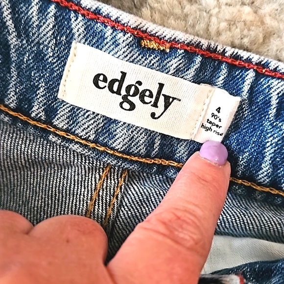 Edgely 90s taper jeans rivet detailing distressed soft jeans size 4 New - Picture 5 of 7